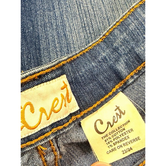 Crest Jeans Womens Sz 23/24 Blue Denim Cropped Capri Embossed Casual‎ Distressed - Picture 4 of 5